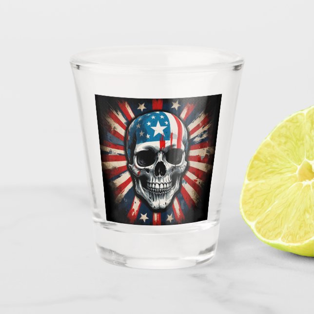 "Patriotischer Schädel: Rebellion der US Flagge Schnapsglas (Vorderseite)