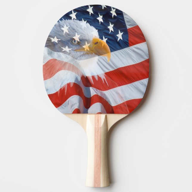 Patriotischer Weißkopfseeadler über der Tischtennis Schläger (Vorderseite)