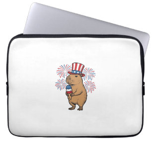 Patriotisches Capybara-Eiscreme-Feuerwerk-Shirt-De Laptopschutzhülle