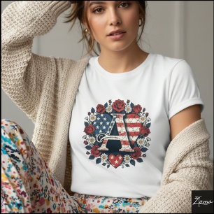 Patriotisches florales Buchstabe A Kranzdesign T-Shirt