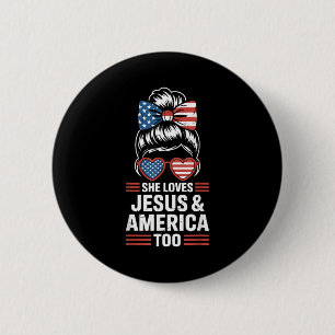 Patriotisches Mädchen liebt Jesus und Amerika auch Button