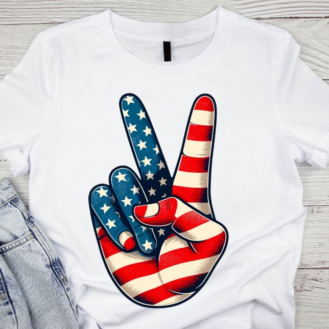 Patriotisches Rot, Weiß und Blaues Friedenszeichen T-Shirt (Von Creator hochgeladen)