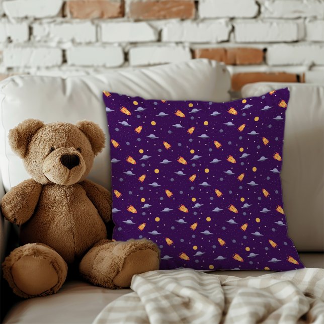 Pattern space lavender orange dark purple kissen (Pattern space lavender orange dark purple throw pillow.)
