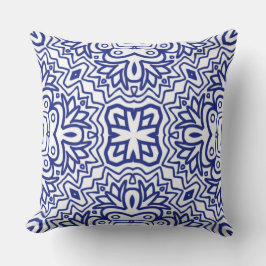 Pattern With Blue on White Kissen