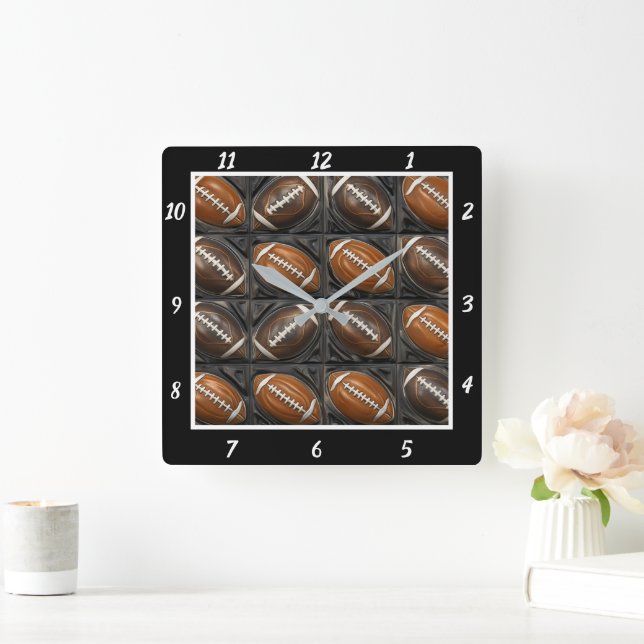 Patterned Football Sports Quadratische Wanduhr (Zuhause)