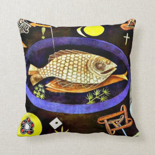 Paul Klee art: Rundfisch Kissen