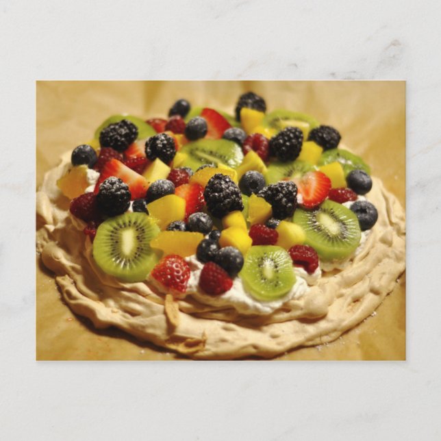 Pavlova mit bunten Früchten Postkarte (Vorderseite)