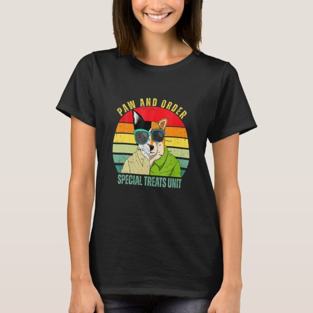 Paw And Order Special Feline Unit Pets Raining Dog T-Shirt (Vorderseite)