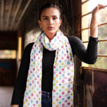 Paw Prints Rainbow Watercolor Muster Scarf Schal<br><div class="desc">Verzieren Sie Ihren Kleiderschrank mit diesem kräftigen Schal, der mit niederbogenfarbenen Pfoten versehen ist, die eine Liebe für unsere Zornfreunde feiern. Dieses fröhliche Accessoire strahlt ein Farbspektrum über eine knallige weiße Leinwand aus und bringt eine spielerische, aber stilvolle Touch zu jedem Outfit. Es ist perfekt für Tierfreunde oder für alle,...</div>