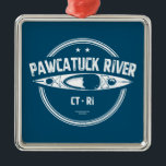 Pawcatuck River Connecticut Rhode Island Kayaking Ornament Aus Metall<br><div class="desc">Der Fluss Pawcatuck wurde offiziell als Wild and Landschaftlich River Partnership ausgewiesen. Die 300 Quadratkilometer große Fläche,  die an die Insel Rhode und Connecticut grenzt,  umfasst sieben große Flüsse sowie unzählige Seen,  Feuchtgebiete und kleinere Bäche.</div>