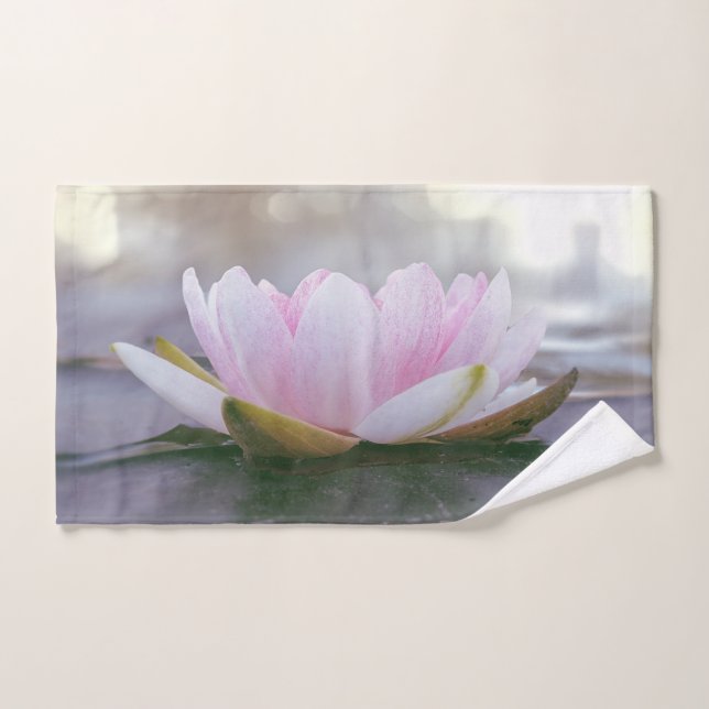 Paysage de fleurs de Lotus rose clair (Serviette à main)