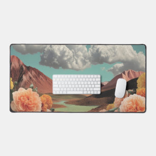 Paysage Montagneux Floral Surréaliste Avec Nuages