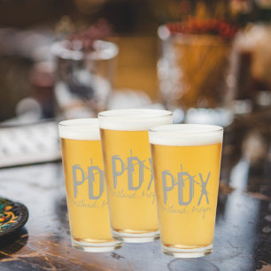 PDX Portland Airport Typografie Glas