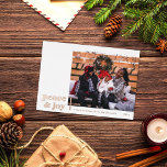 Peace & Joy Corner Modern Foil Foto Folien Feiertagskarte<br><div class="desc">Diese moderne,  minimalistische Urlaubskarte ist das ideale Schaufenster für Ihr Lieblings-Foto. Erhältlich in einer Vielzahl von Farben. Andere Farben und Backer Optionen auf Anfrage verfügbar. Danke für den Besuch meines Zazzle-Stores!</div>