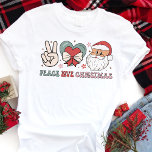 Peace Liebe Christmas Groovy<br><div class="desc">Verbringen Sie den Feiertagsjubiläum und das gute Leben mit diesem liebevollen "Peace Liebe Christmas" T! Dieses charmante Retro-Design mit einem Friedensschild, Herz und Weihnachtsmann ist eine perfekte Erinnerung für den wahren Sinn der Saison. Die sanften Farben und spielerischen Illustrationen geben den Geist der Ruhe, Liebe und Freude wieder und machen...</div>