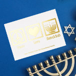 Peace Liebe Hanukkah Custom Elegante Folien Feiertagskarte<br><div class="desc">Eine elegante Peace Liebe Hanukkah-Karte für einen jüdischen Menschen,  der Chanukah gerne feiert. Ein hübsches Friedenszeichen,  ein Herz und eine schöne Menorah über Ihrem eigenen Text.</div>