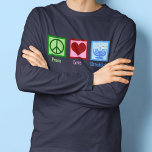 Peace Liebe Hanukkah T-Shirt<br><div class="desc">Die Liebe Hanukkah ist ein Geschenk für einen jüdischen Menschen,  der Chanukah gerne feiert. Ein hübsches Friedenszeichen,  ein Herz und eine wunderschöne Menorah.</div>