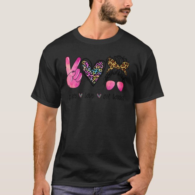 Peace Liebe Loaded Leopard Messy Bun Mama Tee (Vorderseite)