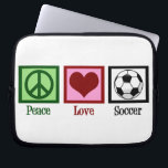 Peace Liebe Soccer Laptopschutzhülle<br><div class="desc">Ein Friedensschild,  ein Herz und ein Fußball.</div>