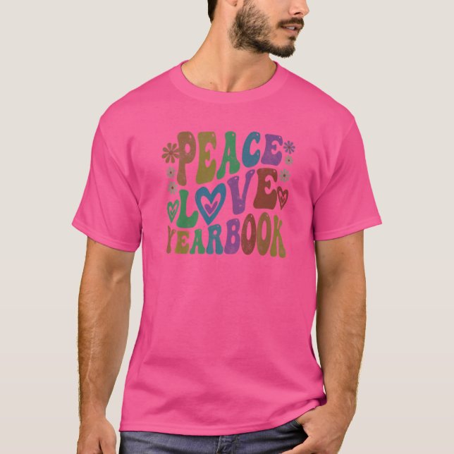 PEACE LIEBE YEARBOOK Retro Publishing Crew Editor T-Shirt (Vorderseite)