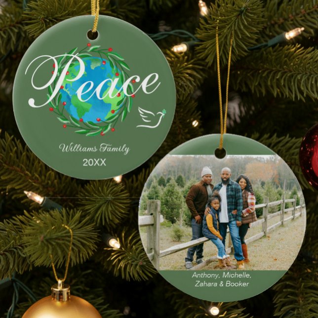Peace on Earth Elegant Script Christmas Photo Keramik Ornament (Von Creator hochgeladen)