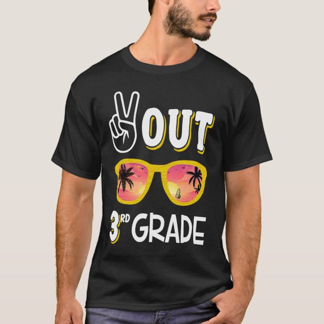 Peace Out 2nd Grade  For 2nd Grade Graduation T-Shirt (Vorderseite)