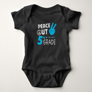 Peace Out 5. Klasse Niedliche lustige Kinder zurüc Baby Strampler