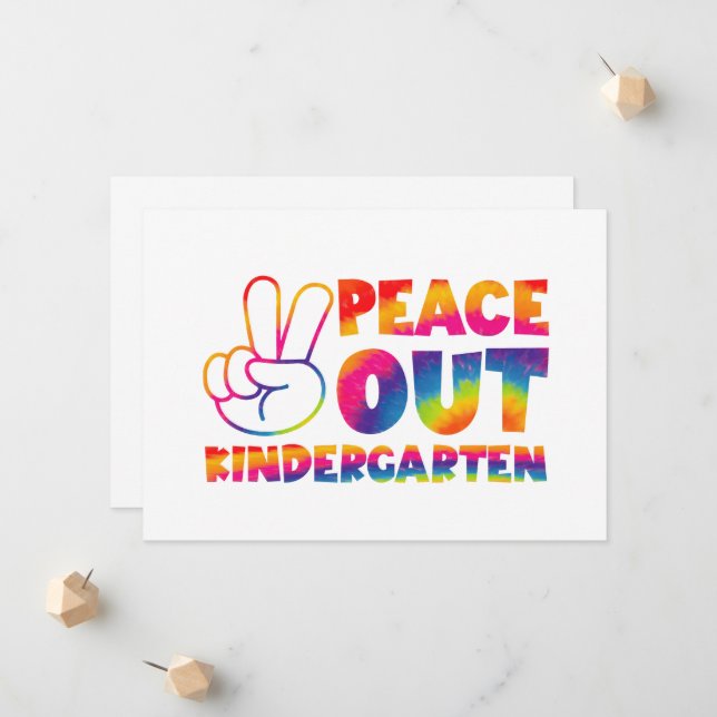"Peace out Kindergarten" Gefärbte Krawatte letzten Ankündigung (Vorderseite/Rückseite Beispiel)