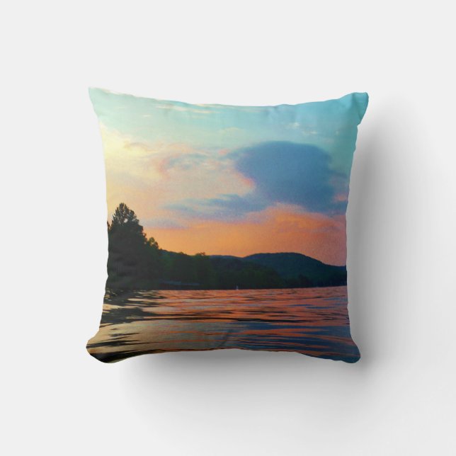 Peach and Blue Sunset on Mountain Lake Kissen (Vorderseite)