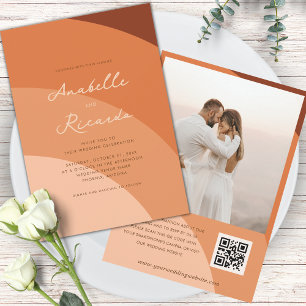 Peach Boho Waves Modernes Script QR Code Hochzeit Einladung