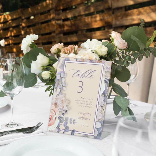 Peach Colored Floral Wedding Tischnummer Sockelschild (Von Creator hochgeladen)