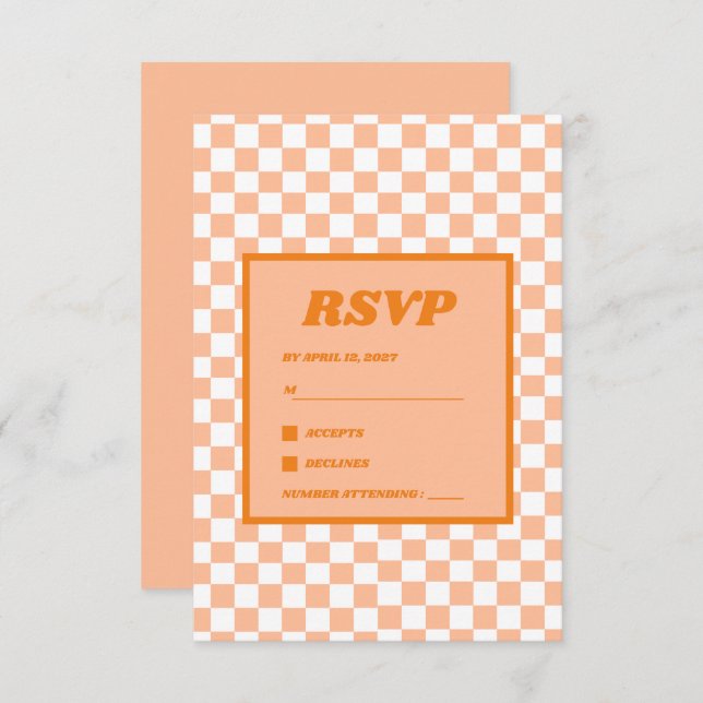 Peach Fuzz Red Checkered Gingham Pattern RSVP Karte (Vorne/Hinten)