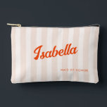 Peach und Mandarine Retro Strippenüberhängung Zubehörtasche<br><div class="desc">Das neue Accessoire des exquisiten Pfirsich- und Mandarine-Accessoires wurde entworfen, um Ihnen eine Touch Retro-Charme zu verleihen. Die weichen Pfirsichstreifen bilden einen schönen Hintergrund, ergänzt durch die lebendige Retro-Typografie der Mandarine, die einen Pop von Farbe und Eleganz schafft. Diese Beutel sind ideal für Brautpartys, als Brautparty Geschenke oder für alle,...</div>