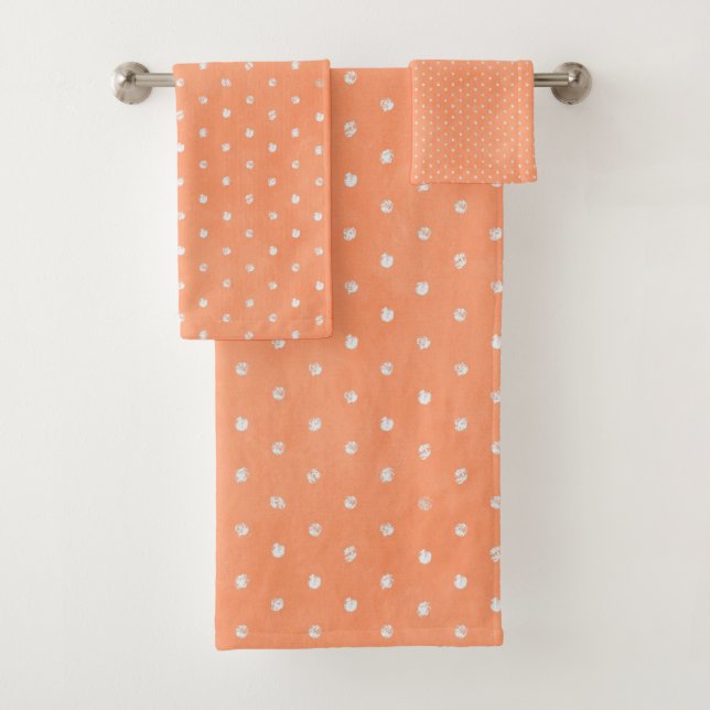 Peachy Keen Orange Messy Polka Dots Badhandtuch Set (Insitu)