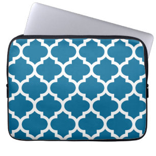 Peacock Blue White Moroccan Quatrefoil Pattern #5 Laptopschutzhülle