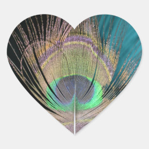 Peacock Feathers auf schwarz und türkis Herz-Aufkleber
