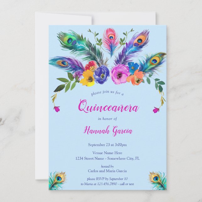 Peacock Feathers & Blume Baby Blue Quinceañera Einladung (Vorderseite)