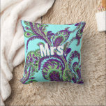 Peacock Paisley Lila und Green Choose Colors Kissen<br><div class="desc">Lila türkisfarbenes Aqua Aquamarin Blau und Grün Vintag Peacock Paisley Wedding Anniversary Pillow. Retro English Cotattecore Ästhetische Hochzeit Jubiläum Dekor Frau Pillow Türkis Lila und grün. Wie Niedlich und romantisch! Türkis Hochzeit 2. Geburtstag Geschenke. Schönes Aqua Aquamarin Boho Bohemische 2. Hochzeit Jubiläum Kissen. Sie können dieses Vintage Element-Kissen personalisieren, um...</div>
