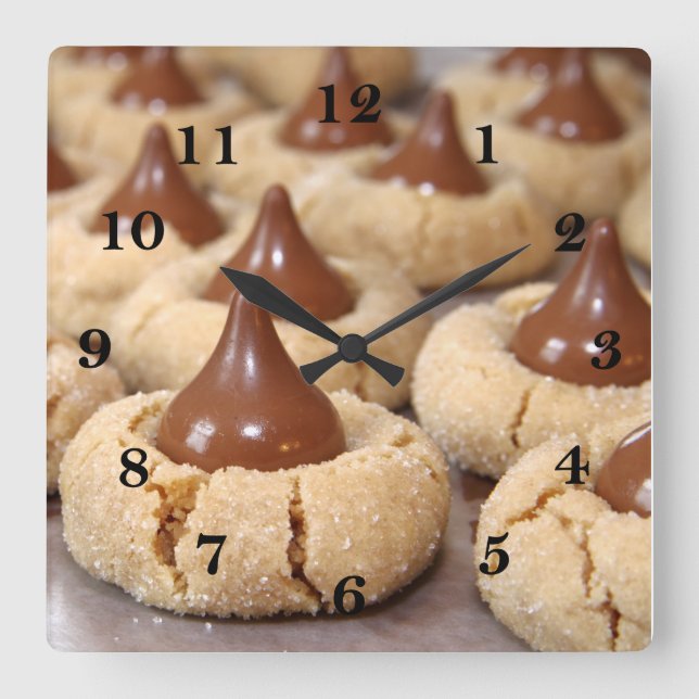 Peanut Butter Blossom Cookies Quadratische Wanduhr (Vorderseite)