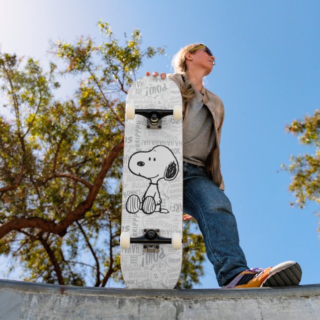 PEANUTS | Snoopie auf Schwarz-weißen Comicen Skateboard (Außenbereich 1)