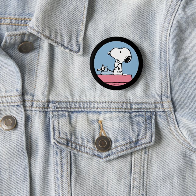 Peanuts | Snoopy an der Schreibmaschine Button (Beispiel)