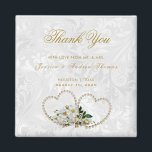 Pearl Hearts & Blume Damask Wedding Vielen Dank Magnet<br><div class="desc">Elegante Stilperlen und Blume Gastgeschenk Hochzeit dank Magneten. Alle Texte,  Textfarben,  Schriftart und Hintergrundfarbe sind vollständig an Ihre Anforderungen angepasst. Wenn Sie Hilfe benötigen,  um Ihr Produkt anzupassen oder passende Produkte wünschen,  kontaktieren Sie mich bitte über meinen Shop und ich werde Ihnen gerne weiterhelfen.</div>