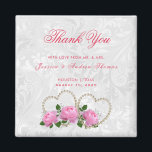 Pearl Hearts & Rose Damask Wedding Vielen Dank Magnet<br><div class="desc">Elegante Stilperlen und Blume Gastgeschenk Hochzeit dank Magneten. Alle Texte,  Textfarben,  Schriftart und Hintergrundfarbe sind vollständig an Ihre Anforderungen angepasst. Wenn Sie Hilfe benötigen,  um Ihr Produkt anzupassen oder passende Produkte wünschen,  kontaktieren Sie mich bitte über meinen Shop und ich werde Ihnen gerne weiterhelfen.</div>