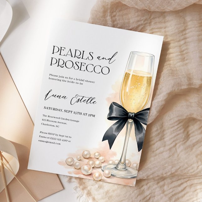 Pearls and Prosecco Black Bow Bridal Shower Einladung (Von Creator hochgeladen)