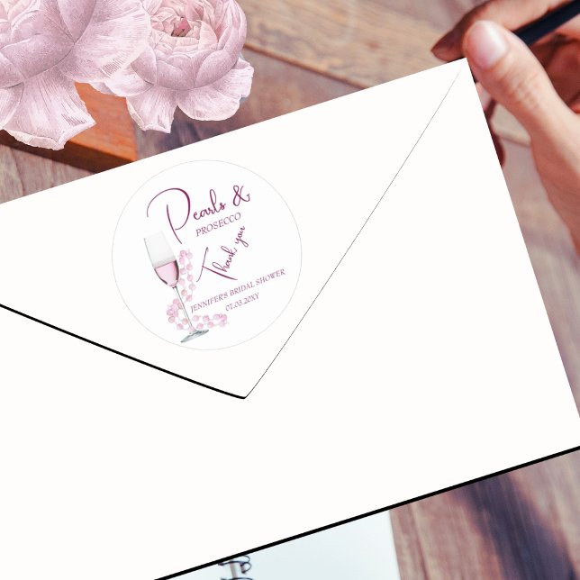 Pearls and Prosecco Modern Danke Brautparty Runder Aufkleber (Von Creator hochgeladen)