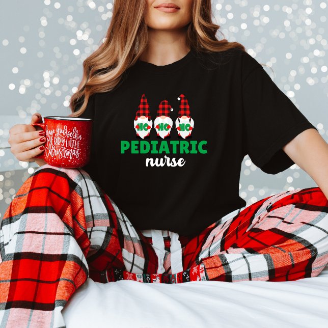 Pediatric Nurse Santa Celebration Christmas Tee (Von Creator hochgeladen)