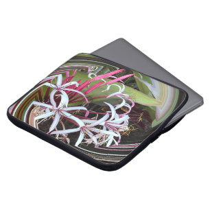 Peeking out...... laptopschutzhülle