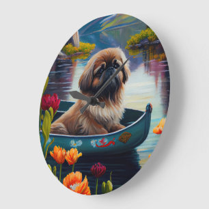 Pekingese auf einem Paddel: Ein landschaftliches A Große Wanduhr