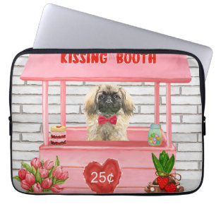 Pekingese Dog Valentine's Day Kissing Booth Laptopschutzhülle