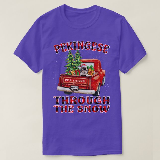 Pekingese durch den schneeweihnachtlichen LKW Kari T-Shirt (Design vorne)